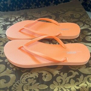 Old Navy flip flops size 8. New